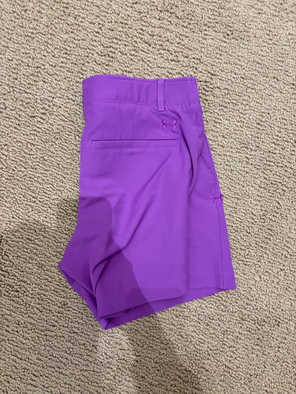Under Armour Golf Shorts Size 8